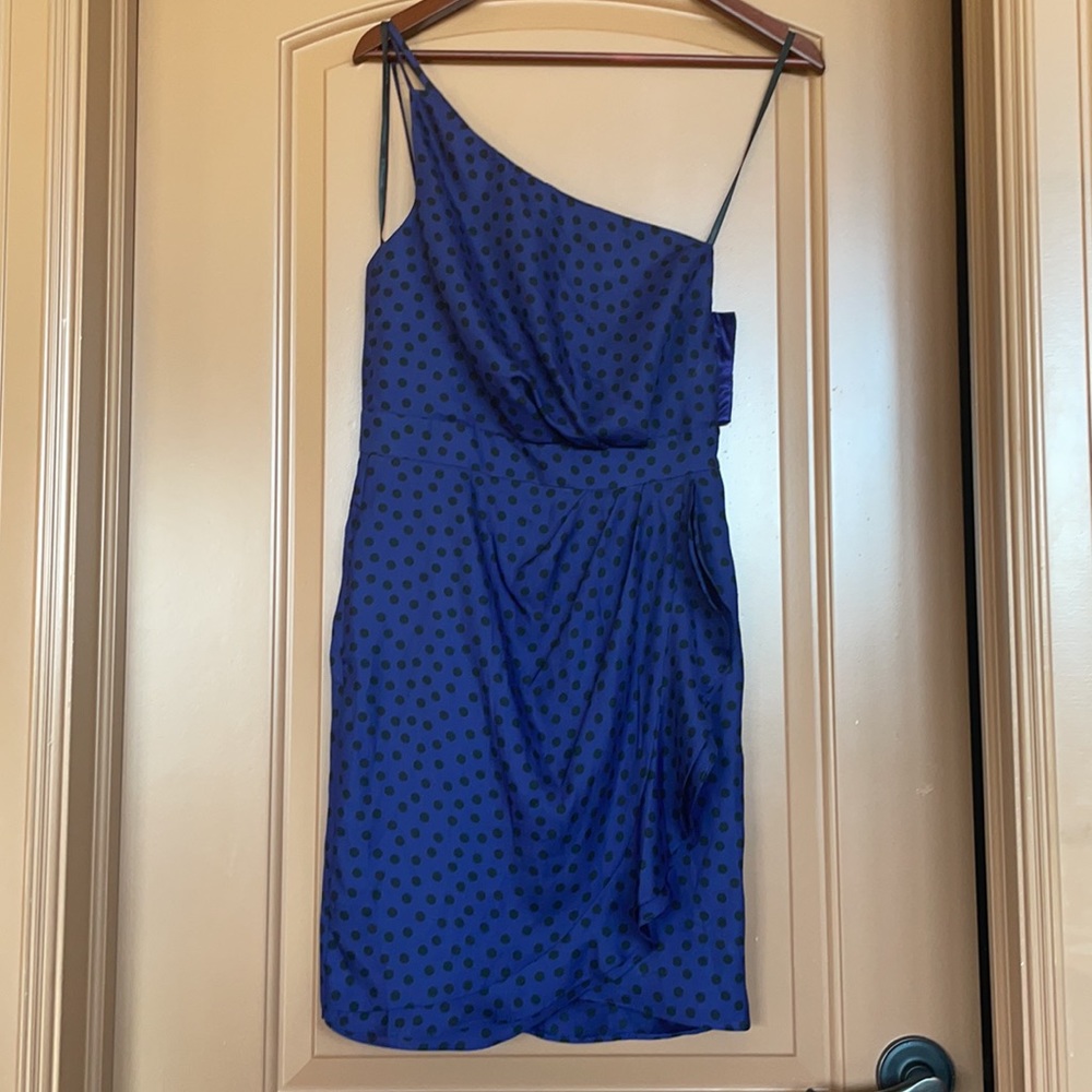 BCBGeneration one-should dress with POCKETS